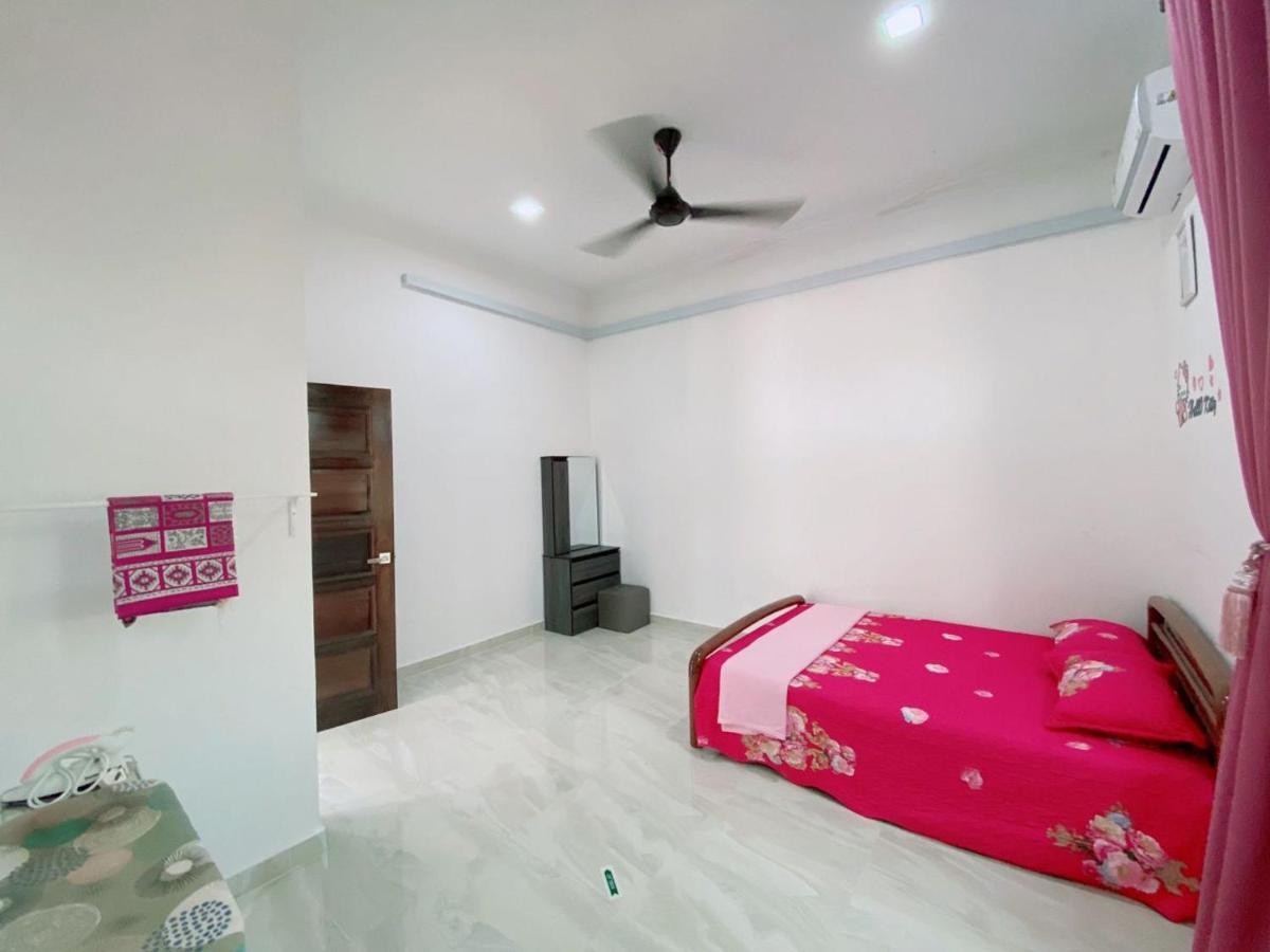 فيلا Hellokitty House - Unit 1 كُوالا تيرينغانو المظهر الخارجي الصورة