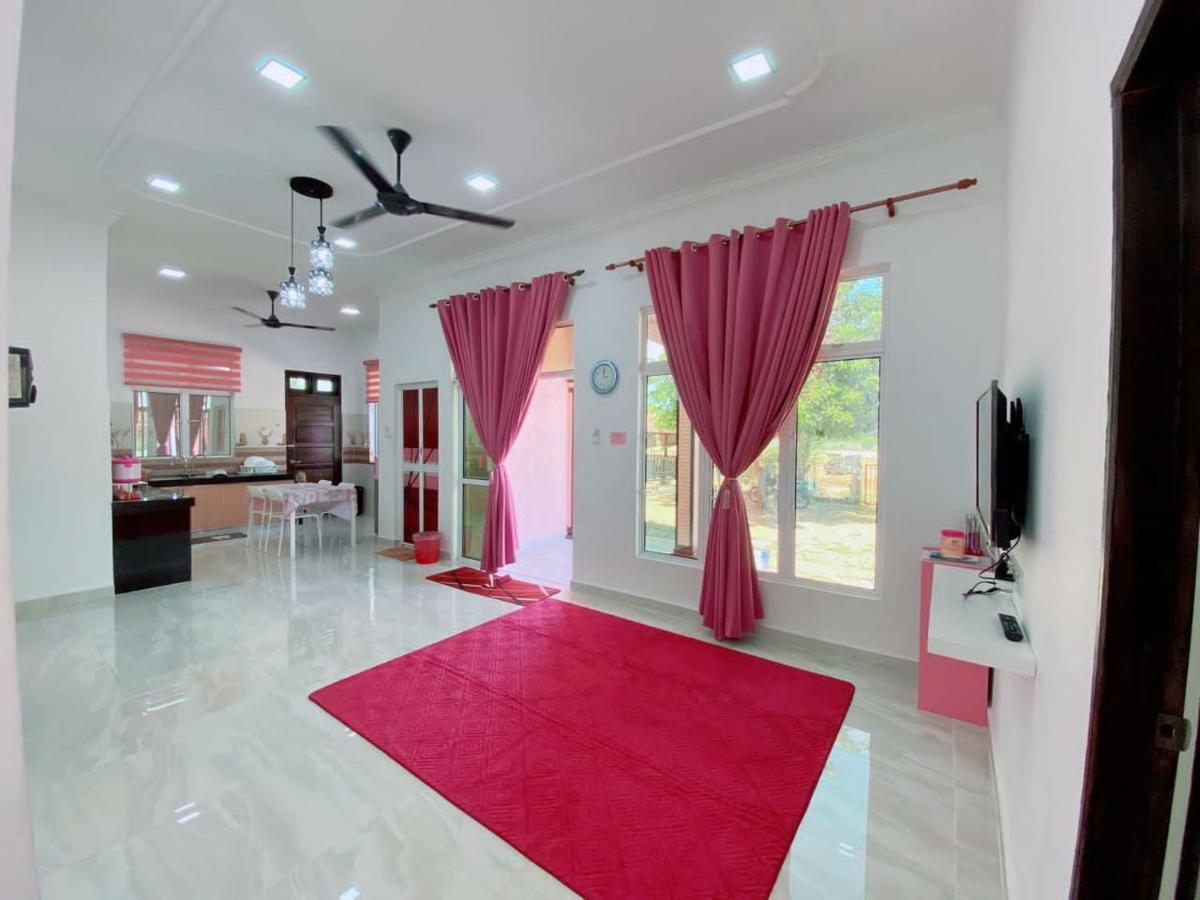 فيلا Hellokitty House - Unit 1 كُوالا تيرينغانو المظهر الخارجي الصورة