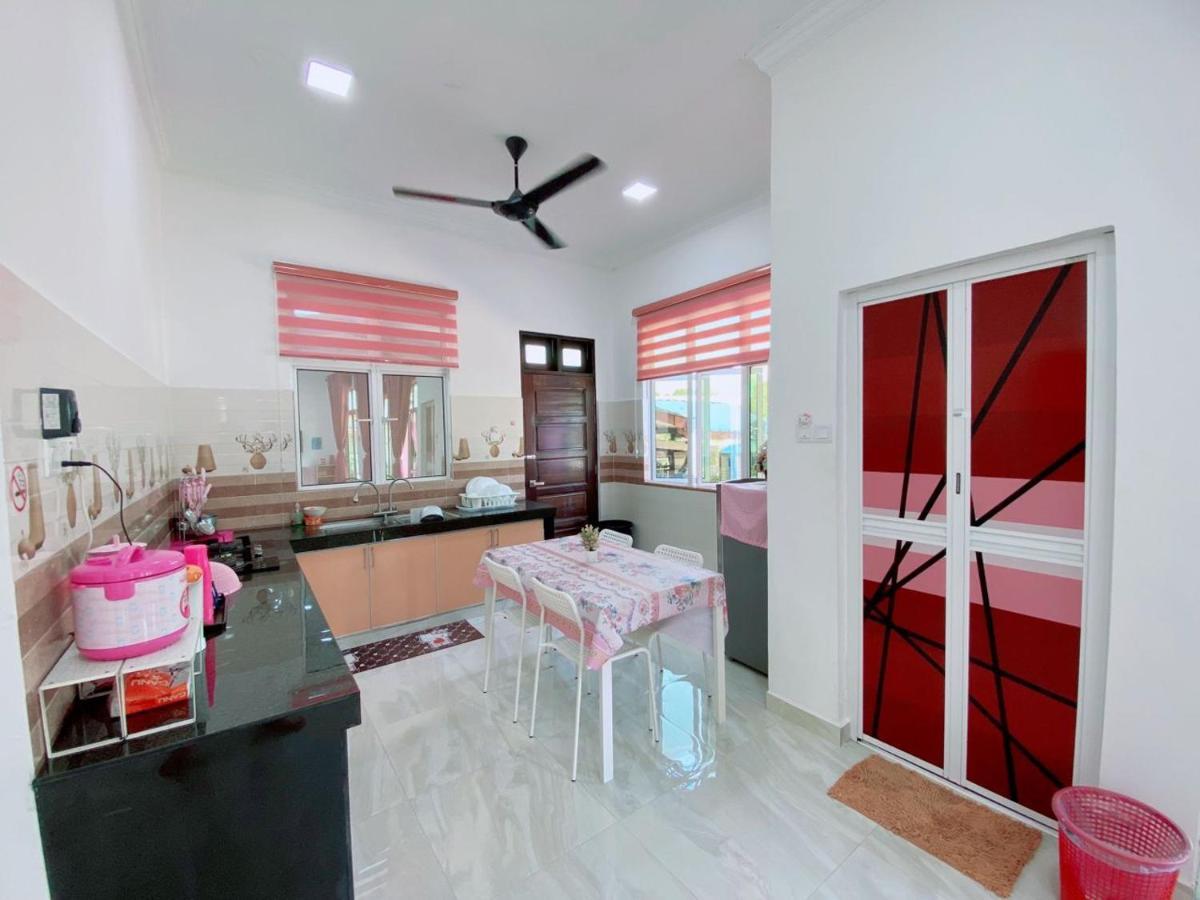 فيلا Hellokitty House - Unit 1 كُوالا تيرينغانو المظهر الخارجي الصورة