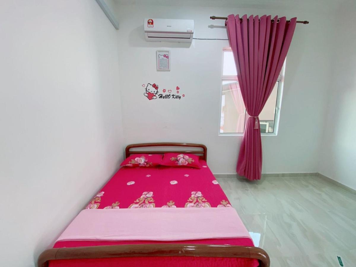 فيلا Hellokitty House - Unit 1 كُوالا تيرينغانو المظهر الخارجي الصورة