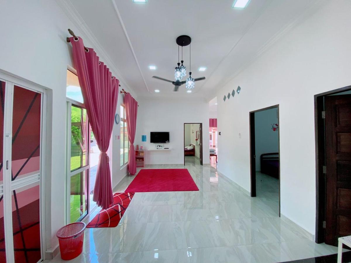 فيلا Hellokitty House - Unit 1 كُوالا تيرينغانو المظهر الخارجي الصورة