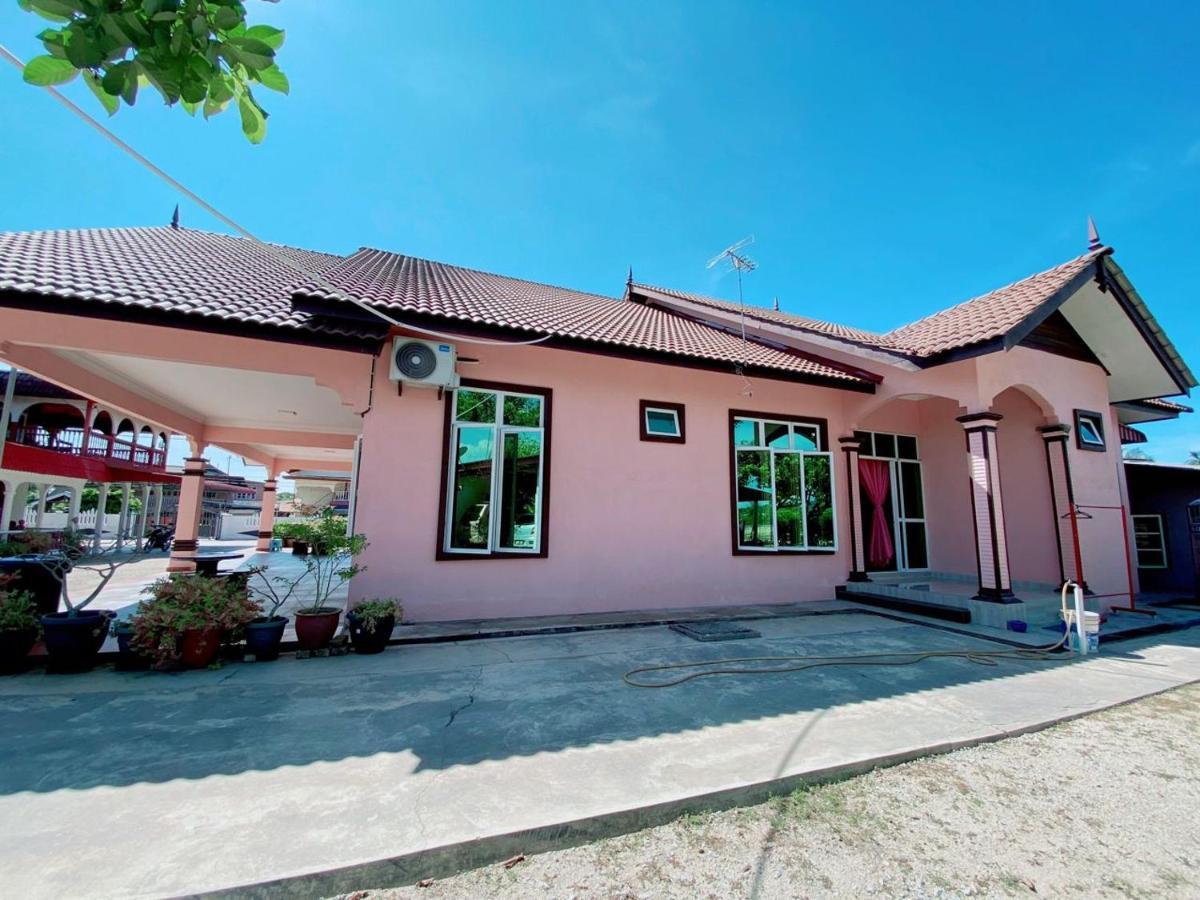 فيلا Hellokitty House - Unit 1 كُوالا تيرينغانو المظهر الخارجي الصورة