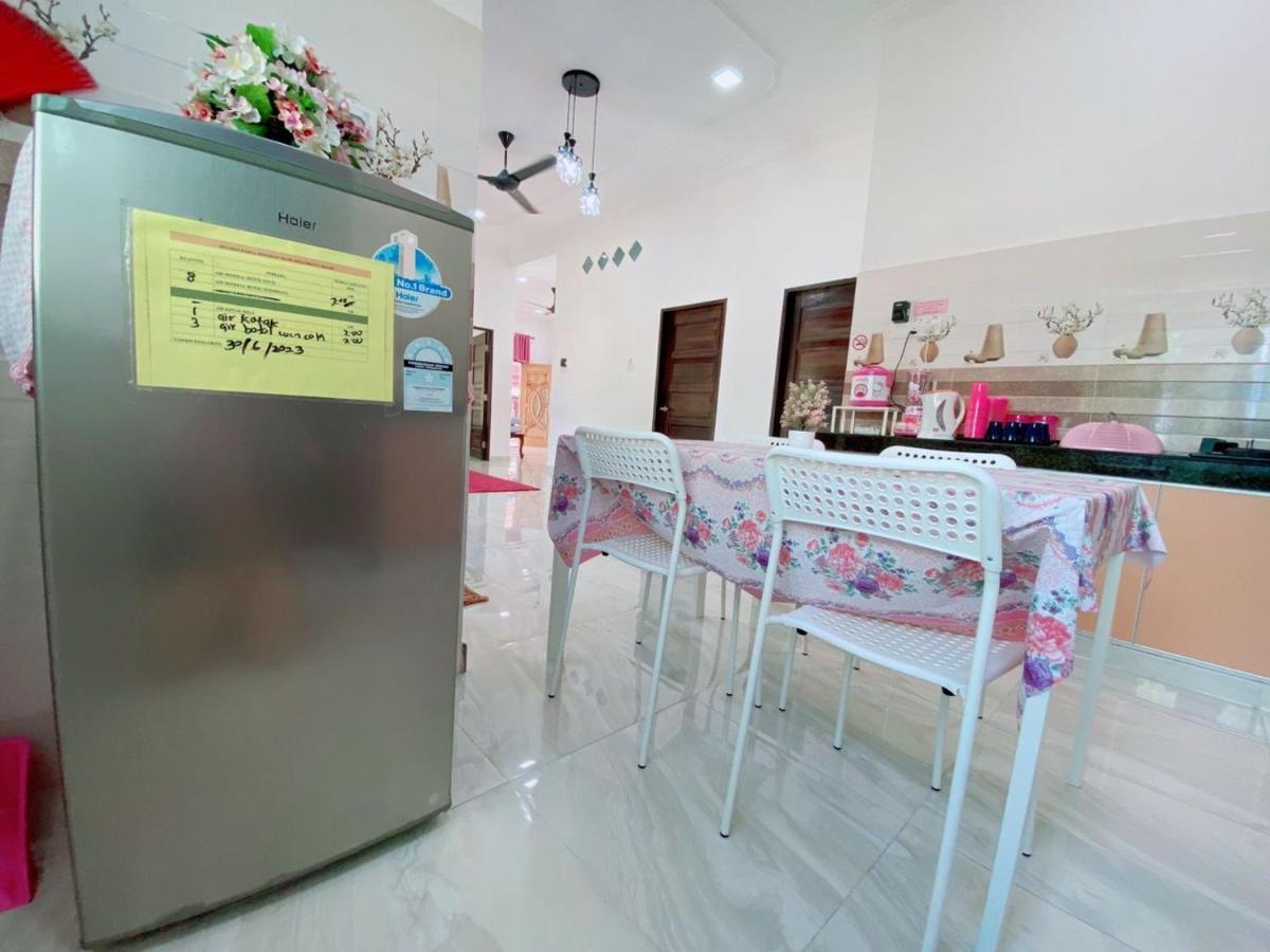 فيلا Hellokitty House - Unit 1 كُوالا تيرينغانو المظهر الخارجي الصورة