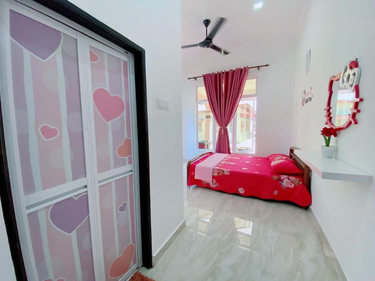 فيلا Hellokitty House - Unit 1 كُوالا تيرينغانو المظهر الخارجي الصورة