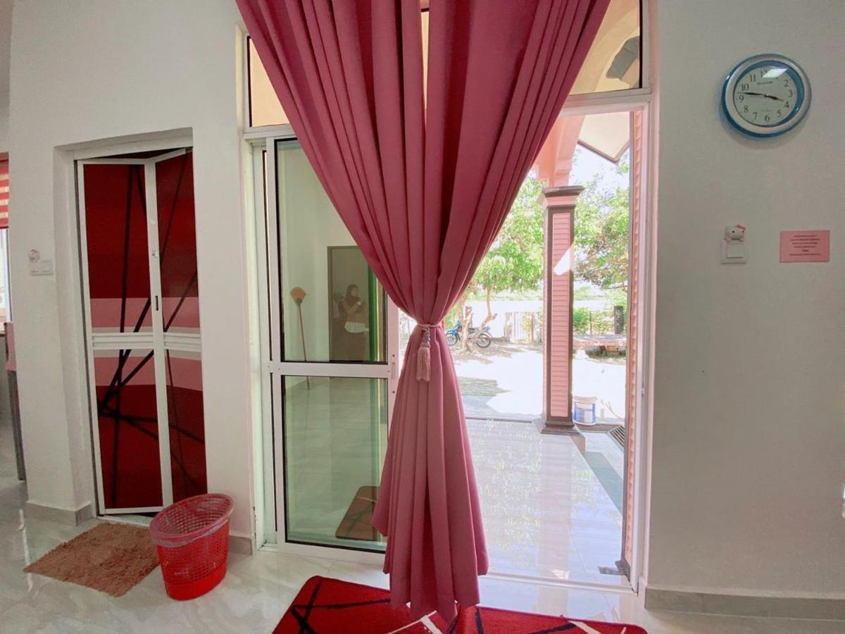 فيلا Hellokitty House - Unit 1 كُوالا تيرينغانو المظهر الخارجي الصورة