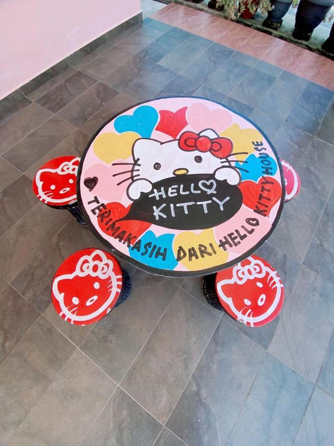 فيلا Hellokitty House - Unit 1 كُوالا تيرينغانو المظهر الخارجي الصورة