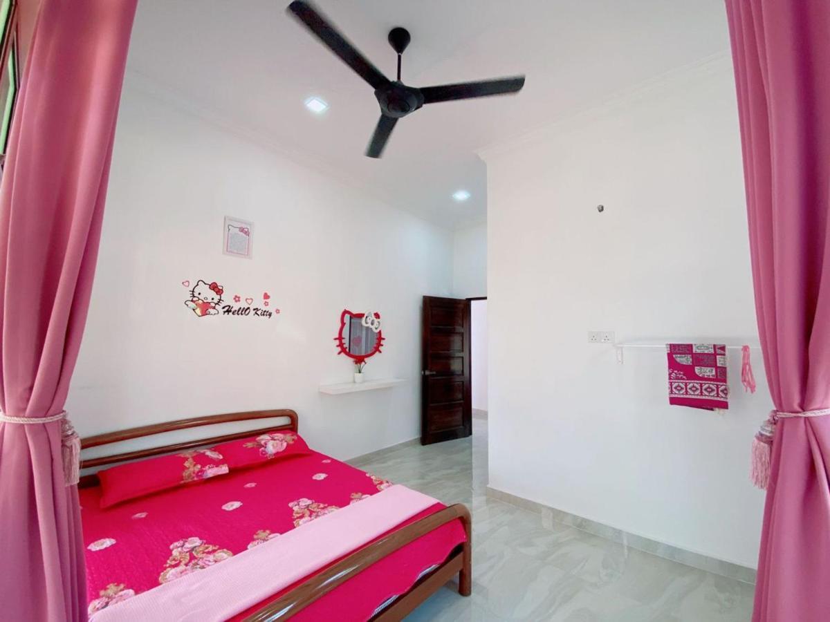 فيلا Hellokitty House - Unit 1 كُوالا تيرينغانو المظهر الخارجي الصورة