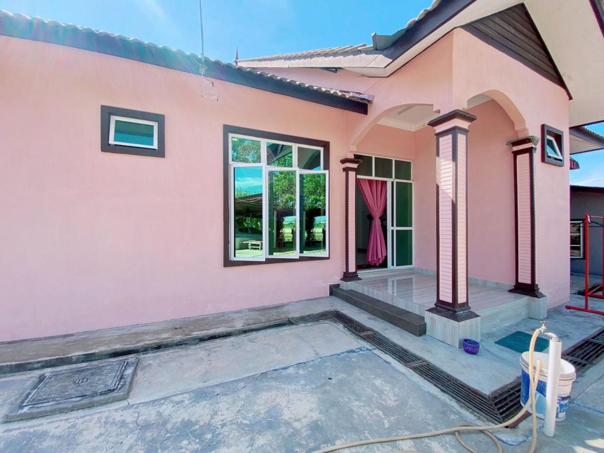 فيلا Hellokitty House - Unit 1 كُوالا تيرينغانو المظهر الخارجي الصورة